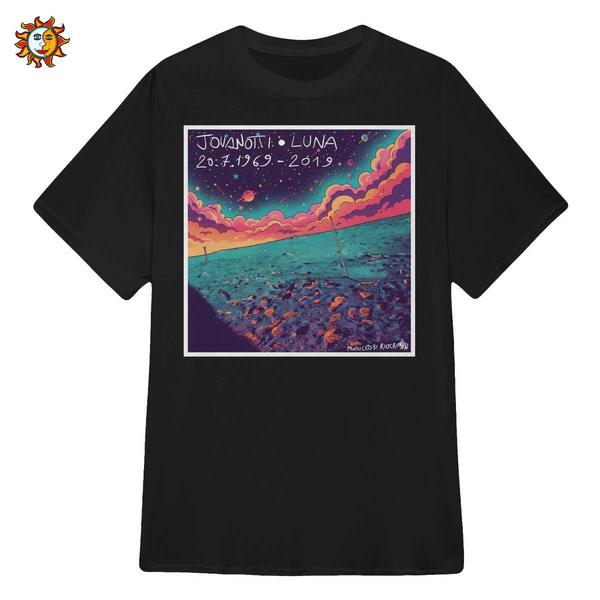 Maglietta Jovanotti Luna: T-Shirt Stile Fumetto per l'Anniversario dell'Allunaggio 1 Maglietta Jovanotti Luna: T-Shirt Stile Fumetto per l'Anniversario dell'Allunaggio